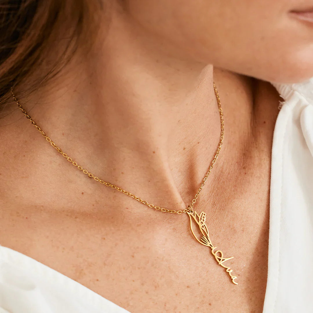 Collar personalizado con nombre y flor de nacimiento